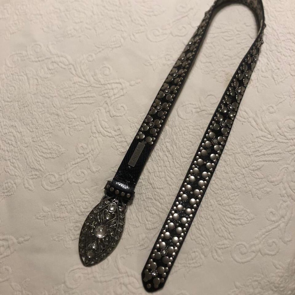 💕SOLD💕GUESS Women's Signature Rocker Boho Rhinestone Studded Belt